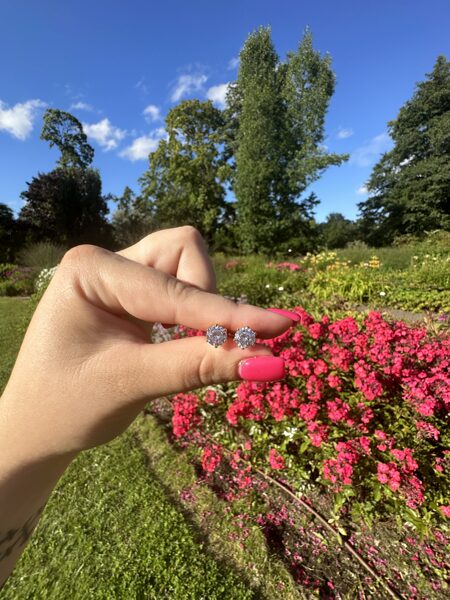 Apzeltīti vai sudraba auskariņi ar cirkonijiem 