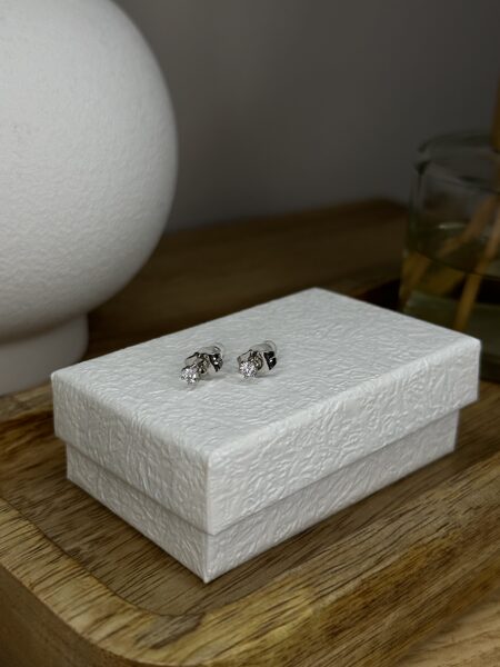 Sudraba nagliņauskari ar cirkonijiem U3 (5mm vai 4mm)